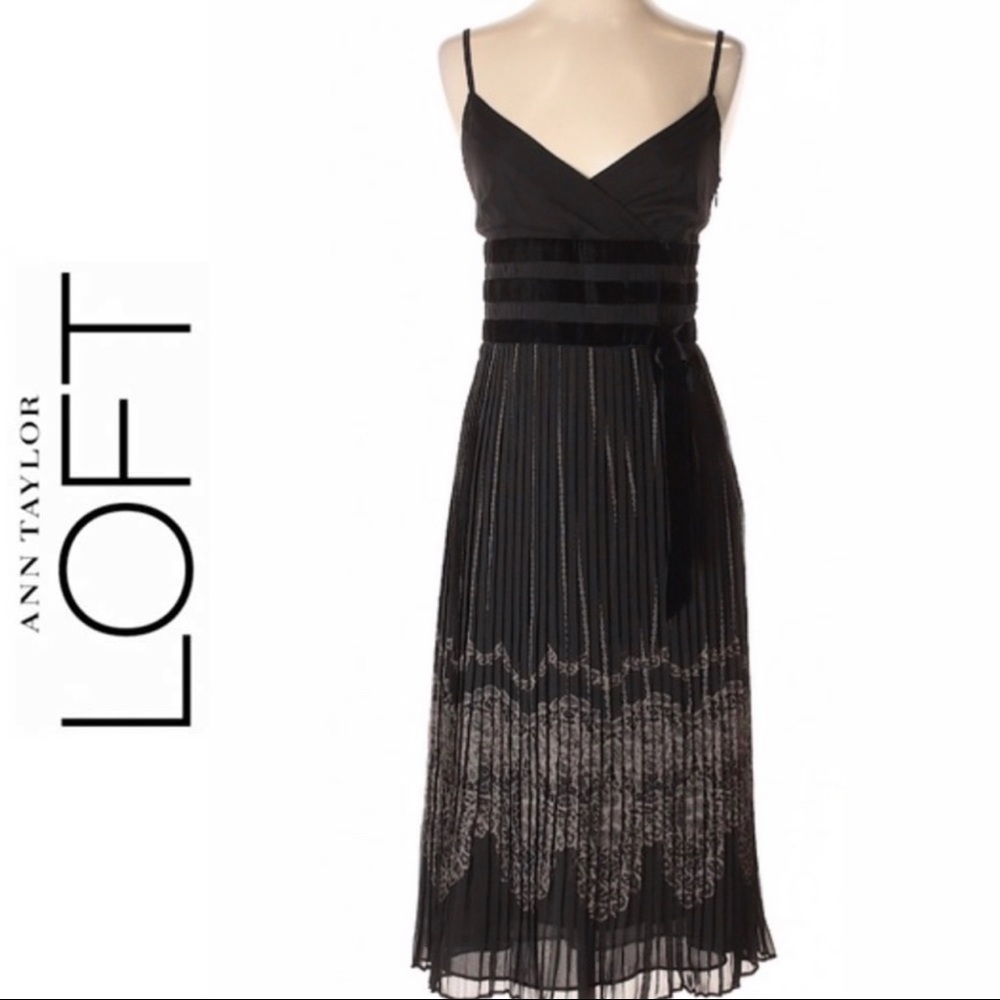🌹LOFT Velvet Bow Dress